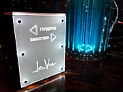 Ресторан "LaVue" RGB подсветка стеклянной лестницы